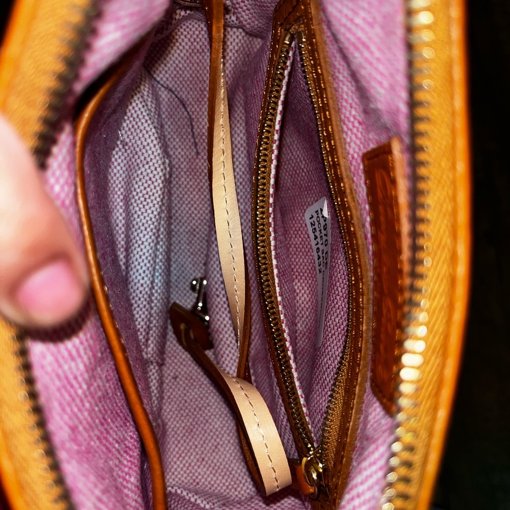 Vintage Dooney & Bourke Cognac Thick Leather with strap - Picture 6 of 6
